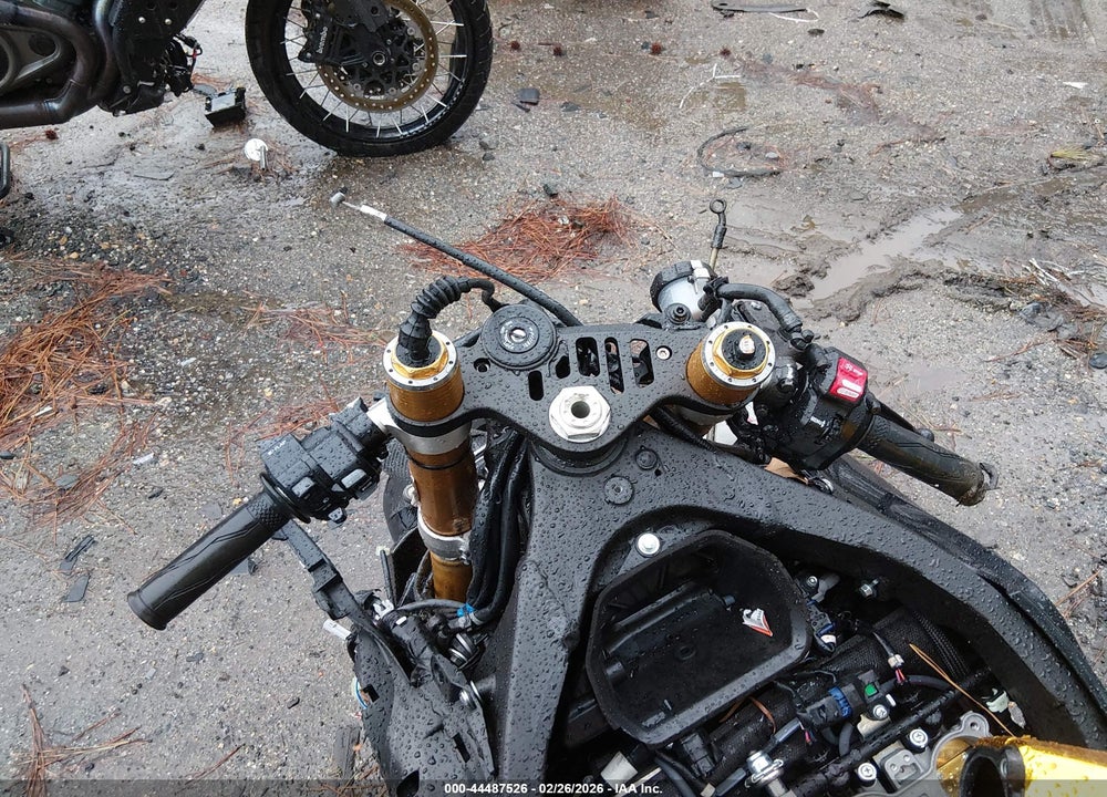 2024 YAMAHA YZFR1M VIN: JYARN67E6RA000763