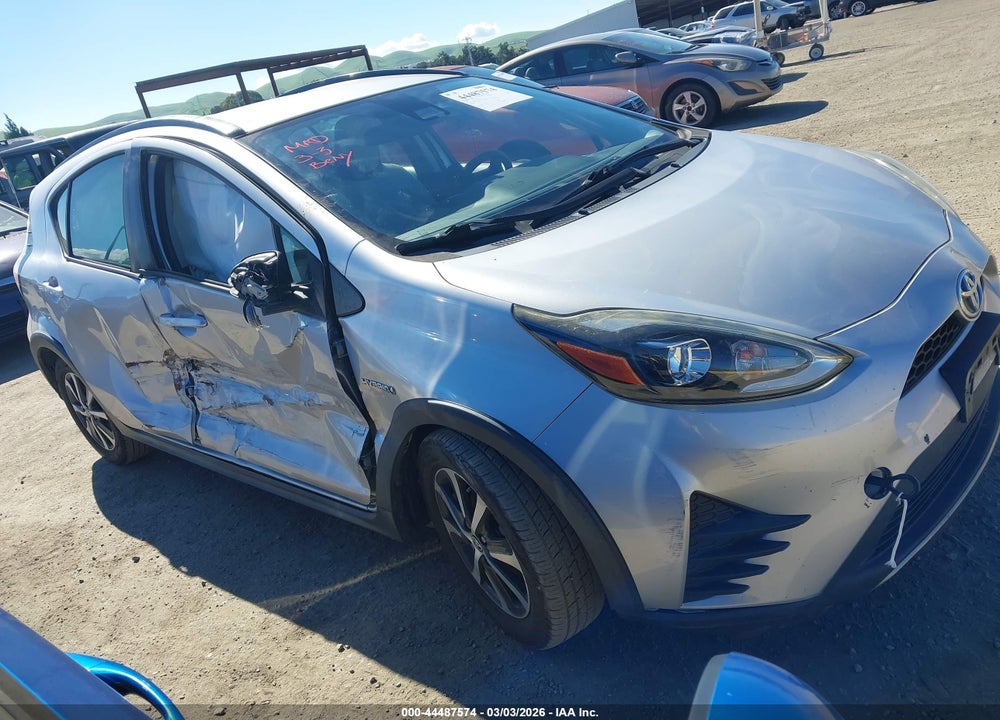 2018 TOYOTA PRIUS C ONE VIN: JTDKDTB35J1601907
