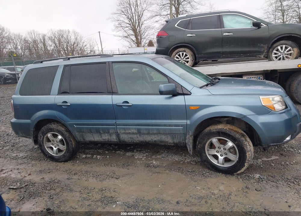 2008 HONDA PILOT EX-L VIN: 5FNYF18598B011258