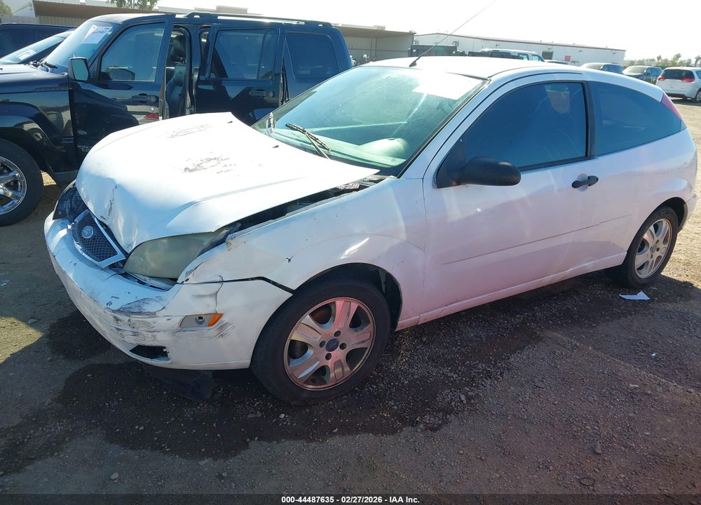 2005 FORD FOCUS ZX3 VIN: 3FAFP31N55R111951