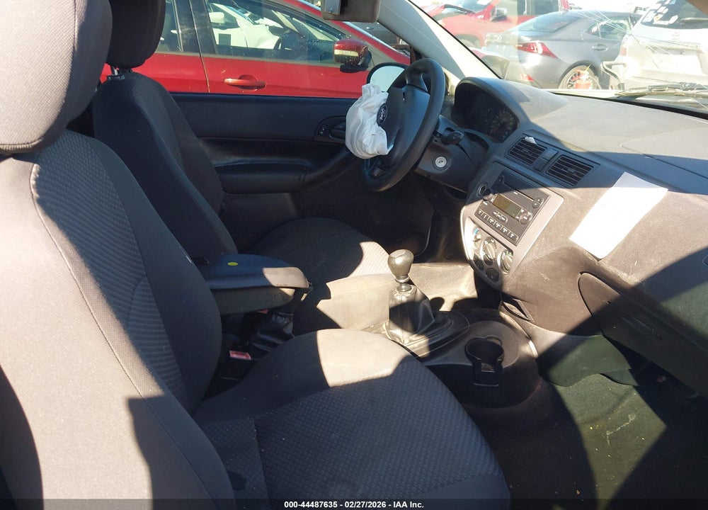 2005 FORD FOCUS ZX3 VIN: 3FAFP31N55R111951