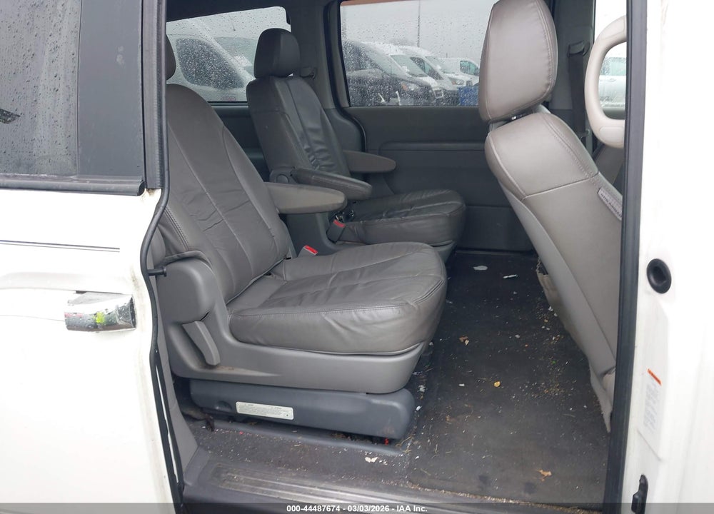 2011 KIA SEDONA EX VIN: KNDMH4C78B6379145