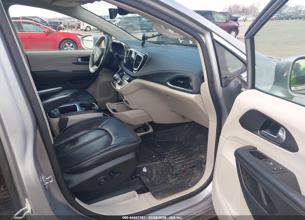 2019 CHRYSLER PACIFICA LIMITED VIN: 2C4RC1GG9KR629434