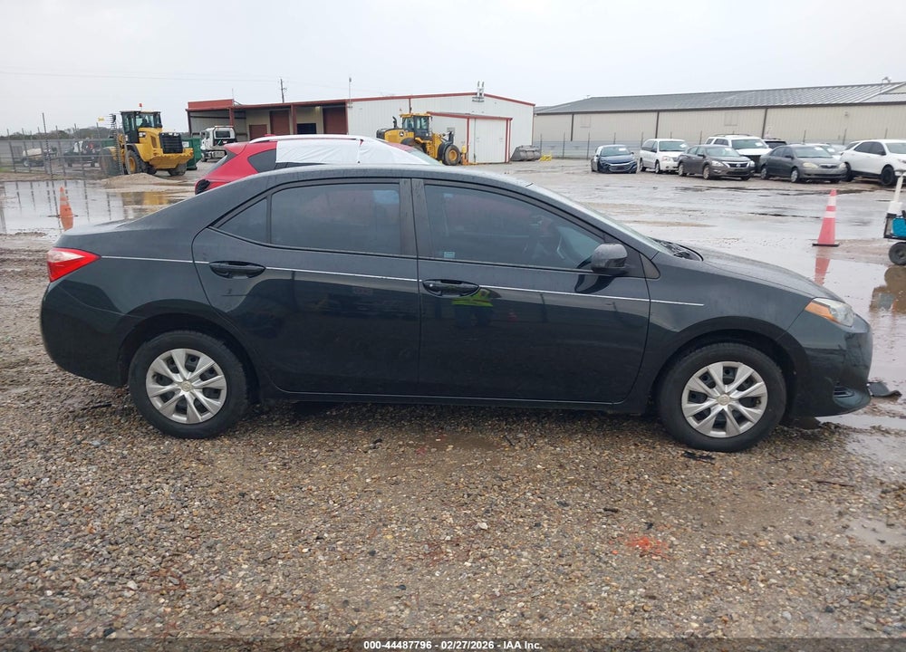 2018 TOYOTA COROLLA L VIN: 5YFBURHE5JP829848