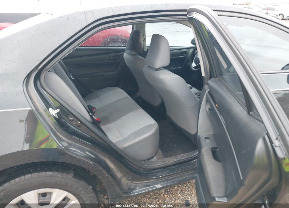 2018 TOYOTA COROLLA L VIN: 5YFBURHE5JP829848