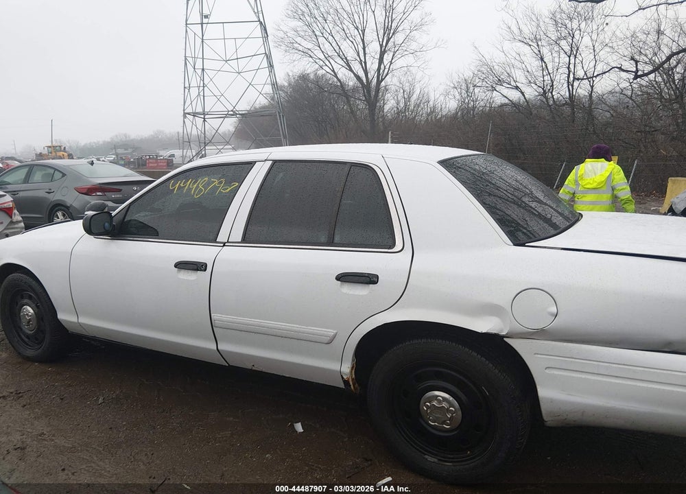 2011 FORD CROWN VICTORIA POLICE INTERCEPTOR VIN: 2FABP7BV7BX180593