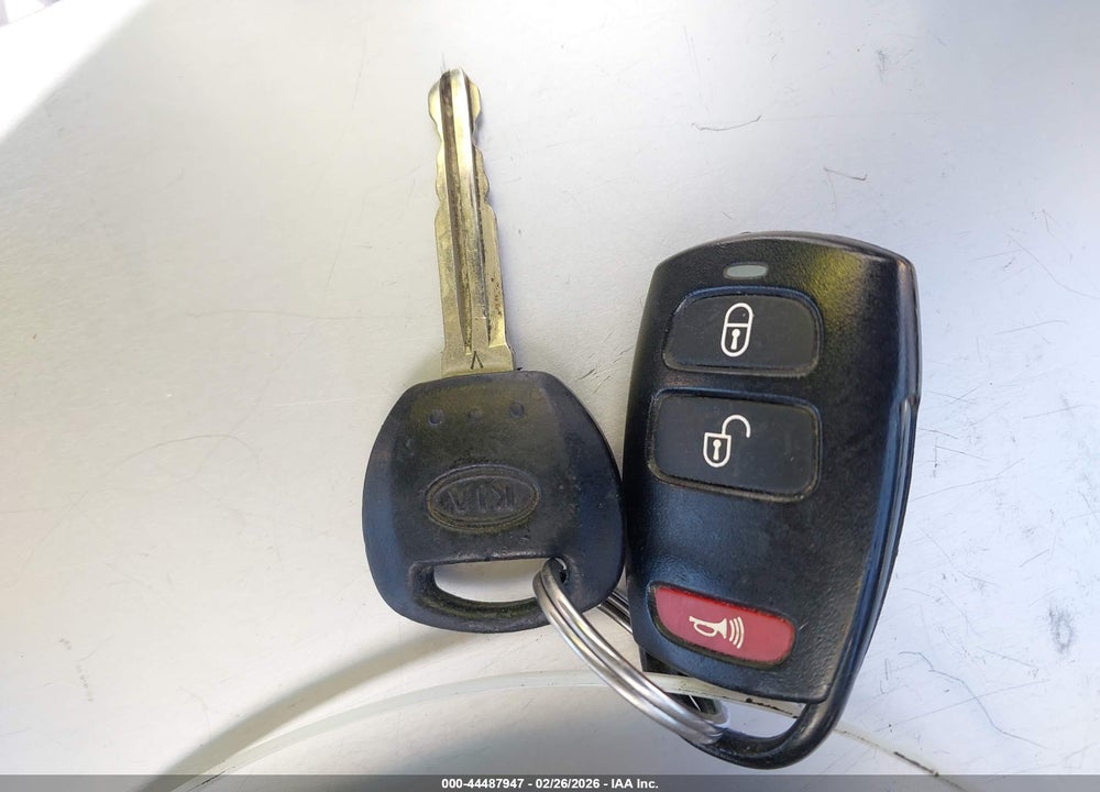 2014 KIA SEDONA LX VIN: KNDMG4C77E6538745