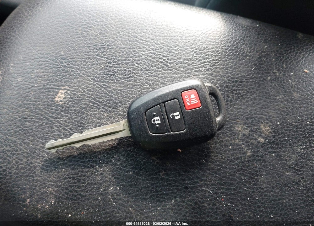 2016 TOYOTA RAV4 LE VIN: 2T3BFREV7GW522064