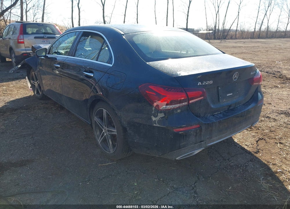 2022 MERCEDES-BENZ A 220 4MATIC VIN: W1K3G4FB0NJ336599