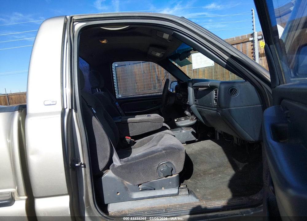 2000 GMC SIERRA 1500 SL VIN: 1GTEC14W9YZ193547