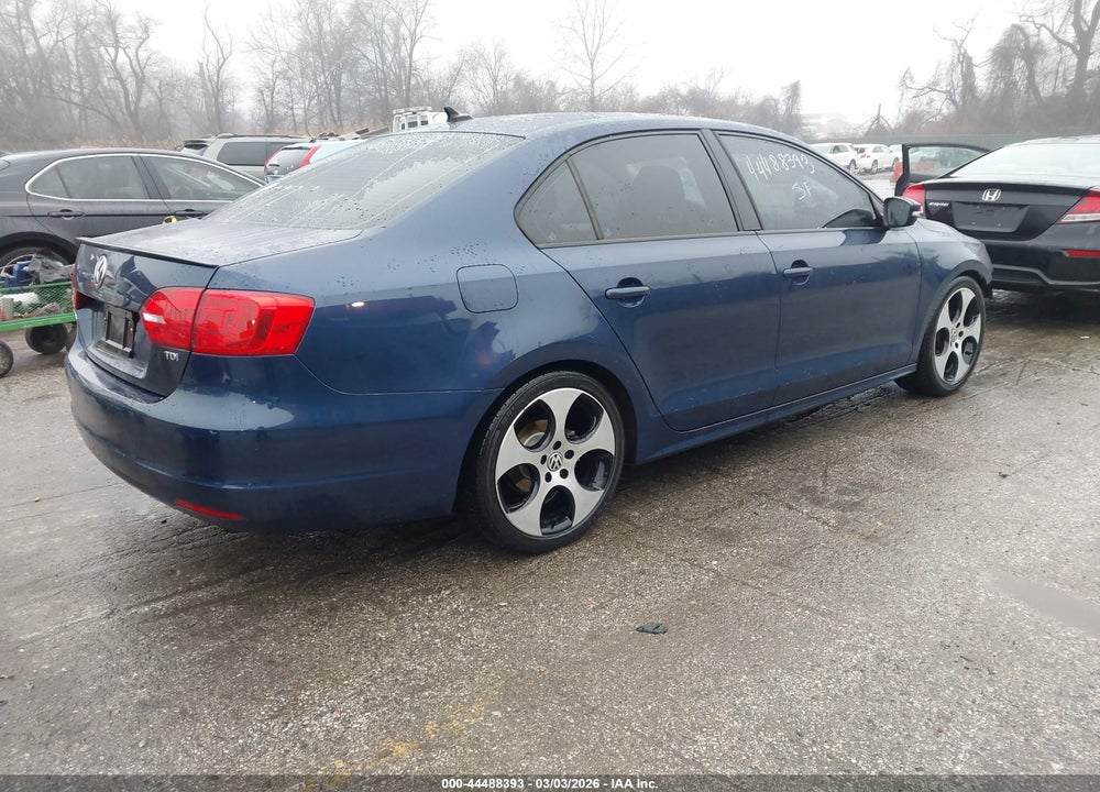 2012 VOLKSWAGEN JETTA 2.0L TDI VIN: 3VWLL7AJ7CM425542