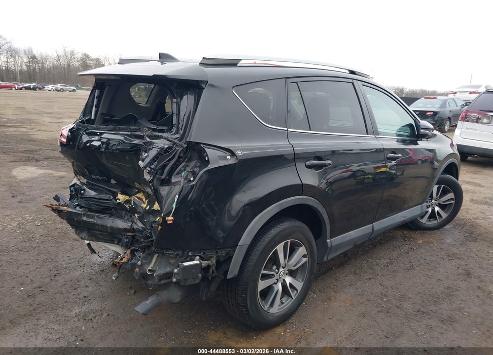 2018 TOYOTA RAV4 XLE VIN: 2T3WFREV3JW417837