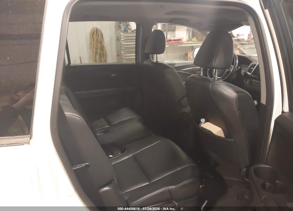 2018 HONDA PILOT EX-L VIN: 5FNYF6H57JB040440