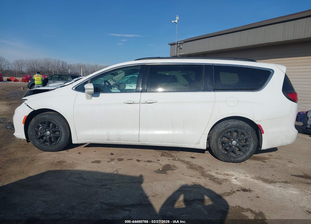 2022 CHRYSLER PACIFICA TOURING L VIN: 2C4RC1BG1NR115170