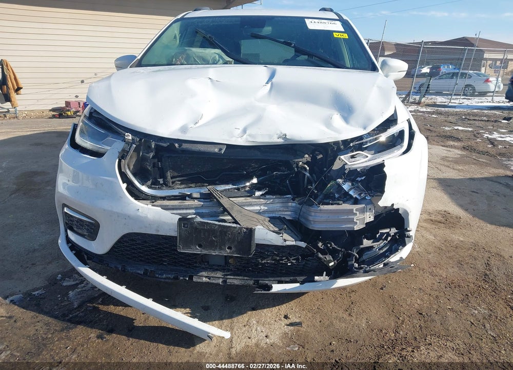 2022 CHRYSLER PACIFICA TOURING L VIN: 2C4RC1BG1NR115170