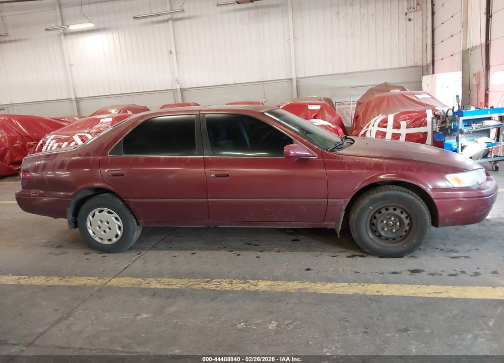 1998 TOYOTA CAMRY LE VIN: JT2BG22K9W0157168