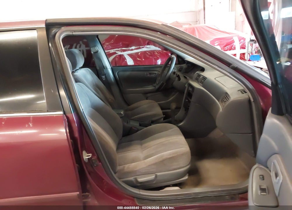 1998 TOYOTA CAMRY LE VIN: JT2BG22K9W0157168