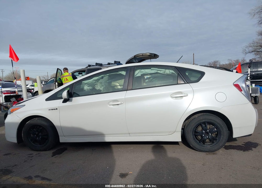 2015 TOYOTA PRIUS TWO VIN: JTDKN3DUXF0456489