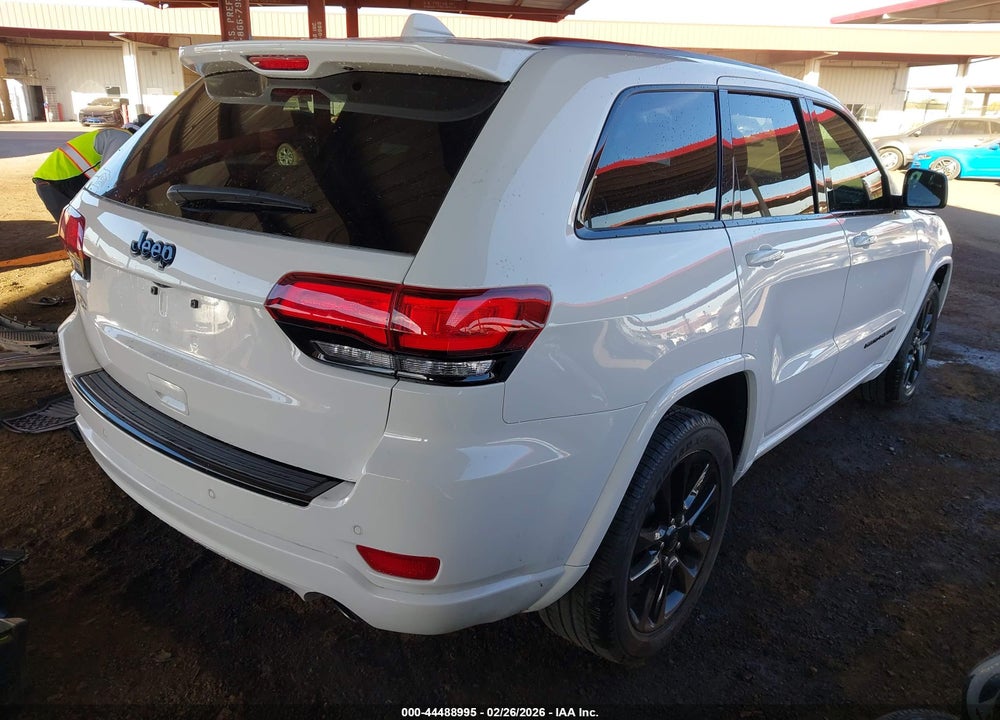 2018 JEEP GRAND CHEROKEE ALTITUDE 4X2 VIN: 1C4RJEAGXJC110017