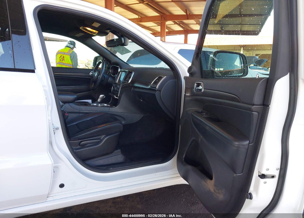2018 JEEP GRAND CHEROKEE ALTITUDE 4X2 VIN: 1C4RJEAGXJC110017