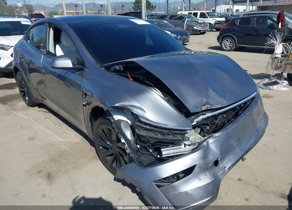 2026 TESLA MODEL Y PREMIUM REAR-WHEEL DRIVE/STANDARD REAR-WHEEL DRIVE VIN: 7SAYGDED2TF523806