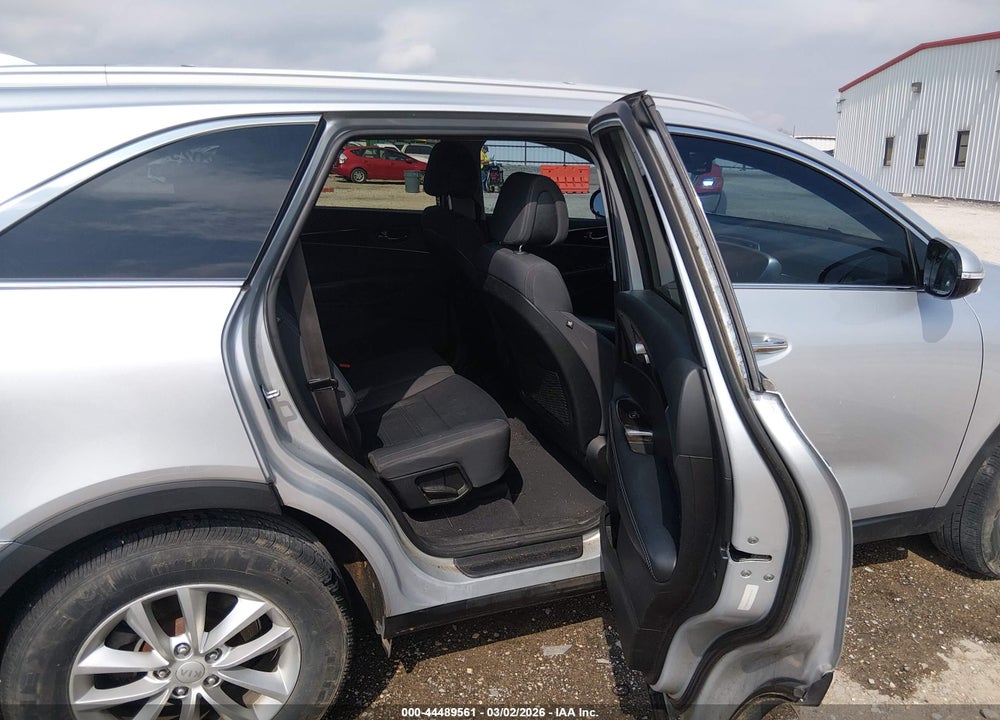 2016 KIA SORENTO 2.4L LX VIN: 5XYPG4A33GG183313