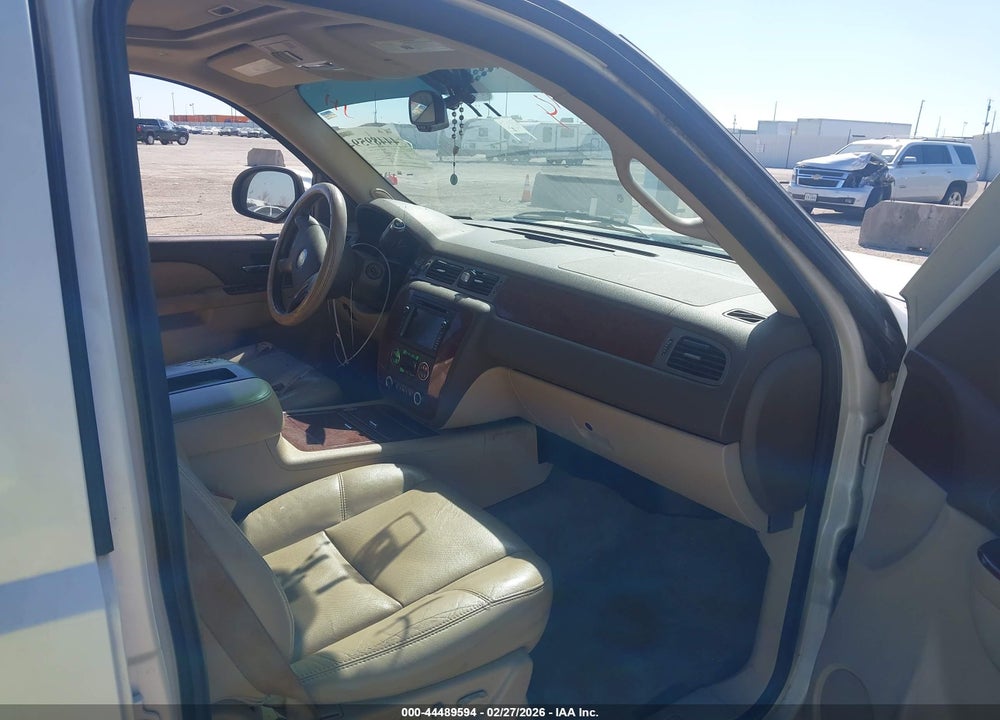 2010 CHEVROLET SUBURBAN 1500 LTZ VIN: 1GNUCKE01AR250266