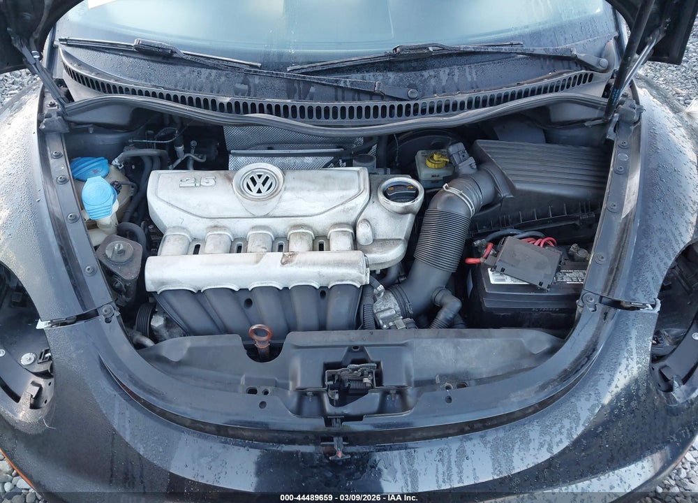 2010 VOLKSWAGEN NEW BEETLE 2.5L VIN: 3VWPG3AG5AM009392