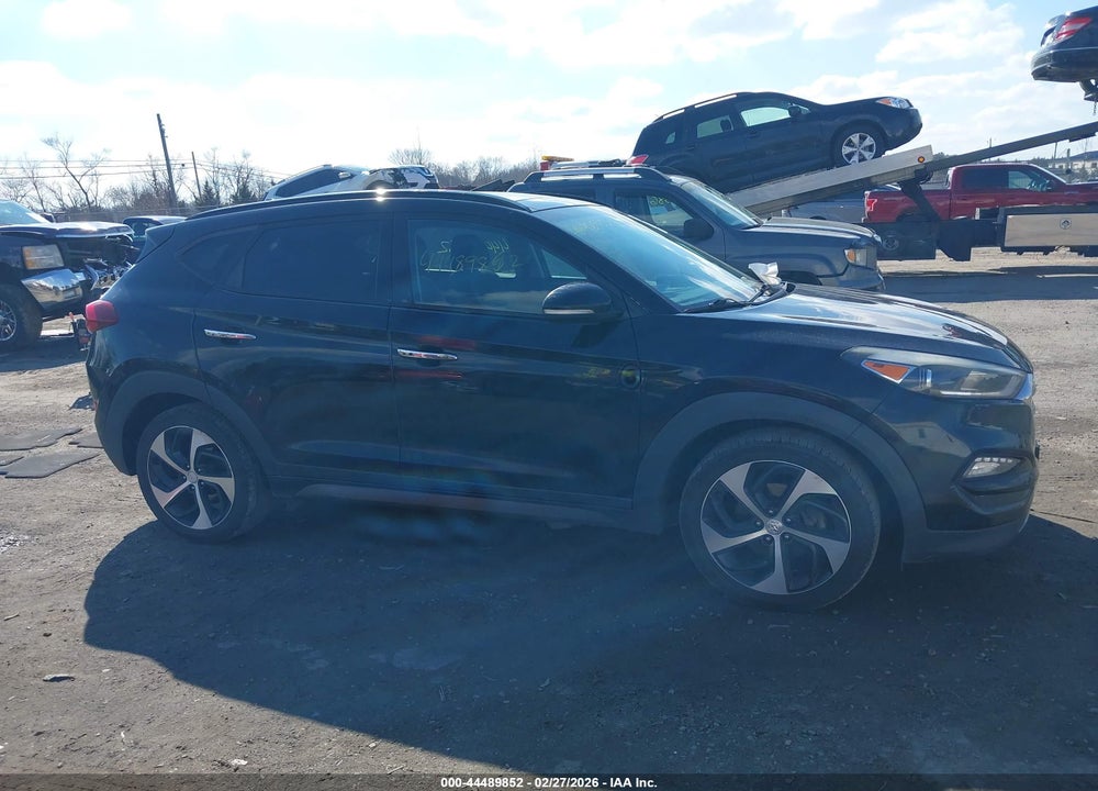 2016 HYUNDAI TUCSON LIMITED VIN: KM8J3CA26GU243422