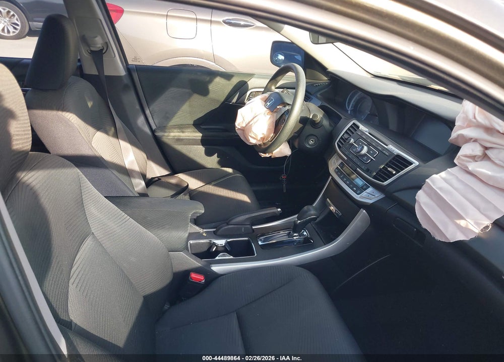 2015 HONDA ACCORD LX VIN: 1HGCR2F31FA135444
