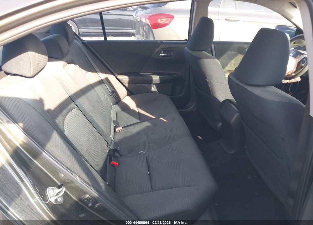 2015 HONDA ACCORD LX VIN: 1HGCR2F31FA135444