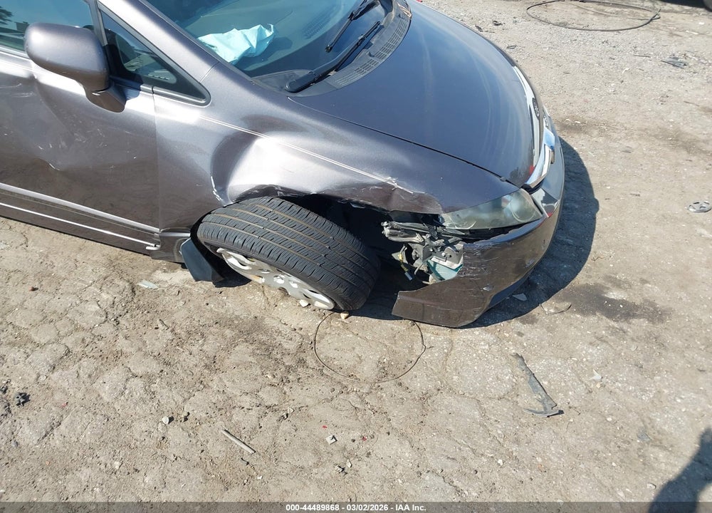 2011 HONDA CIVIC LX VIN: 19XFA1F52BE019918