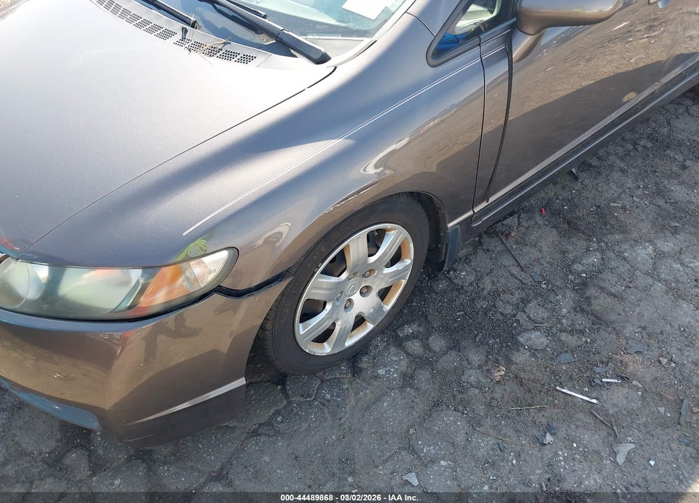 2011 HONDA CIVIC LX VIN: 19XFA1F52BE019918