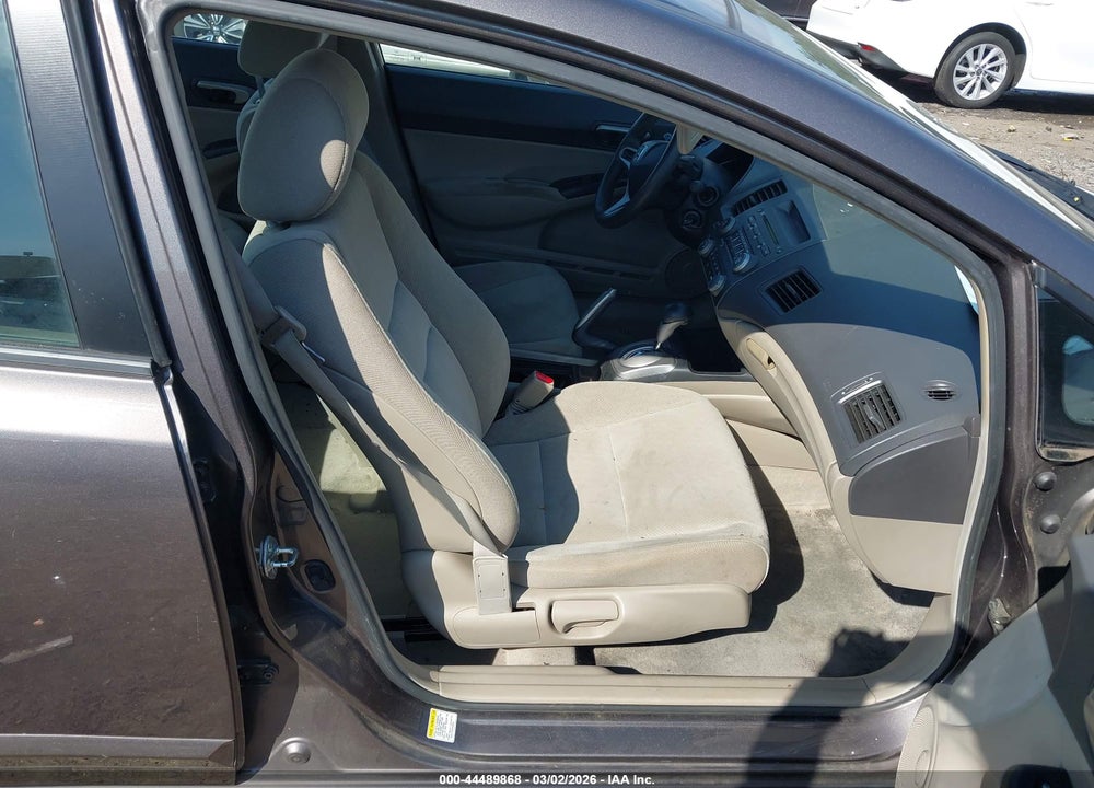 2011 HONDA CIVIC LX VIN: 19XFA1F52BE019918