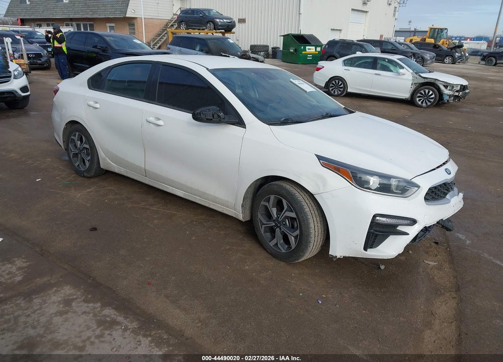 2019 KIA FORTE LXS VIN: 3KPF24AD4KE075985