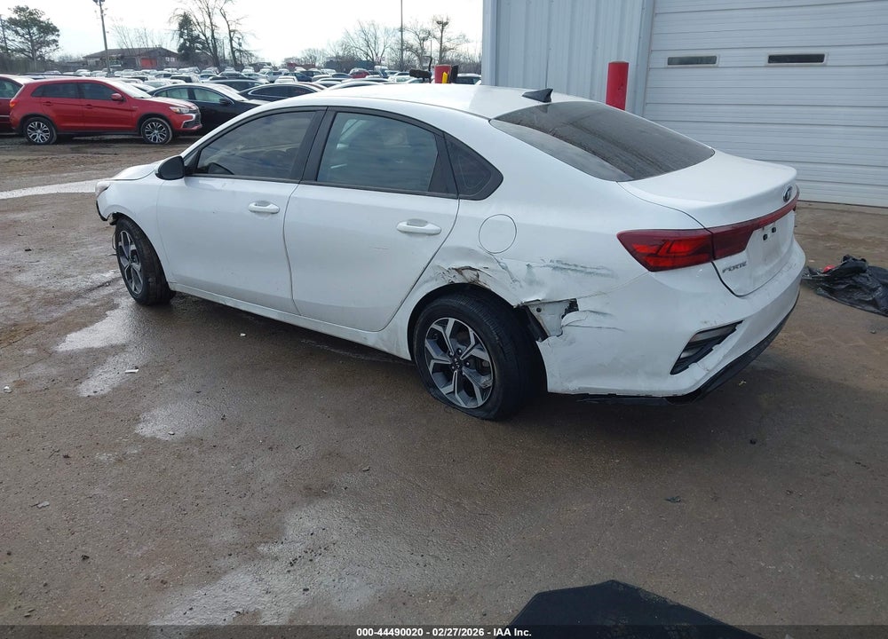 2019 KIA FORTE LXS VIN: 3KPF24AD4KE075985