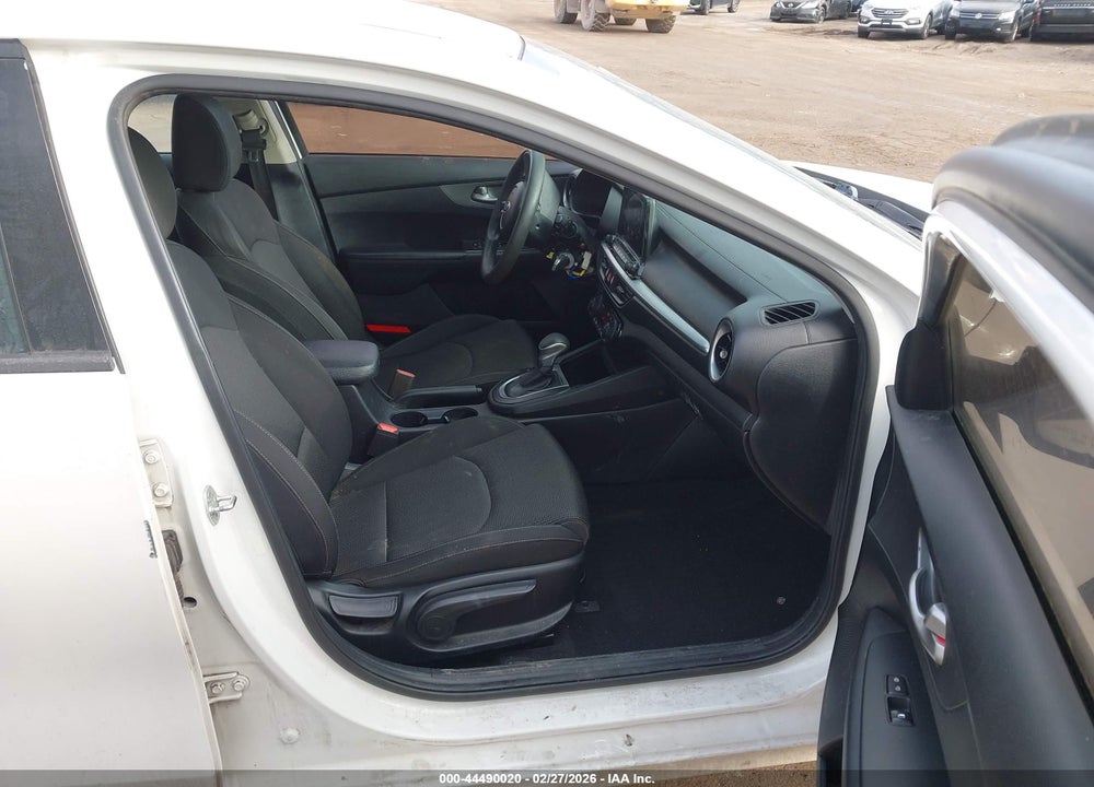 2019 KIA FORTE LXS VIN: 3KPF24AD4KE075985