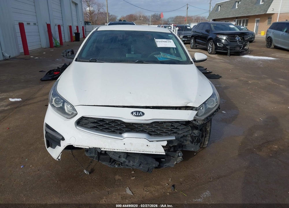 2019 KIA FORTE LXS VIN: 3KPF24AD4KE075985