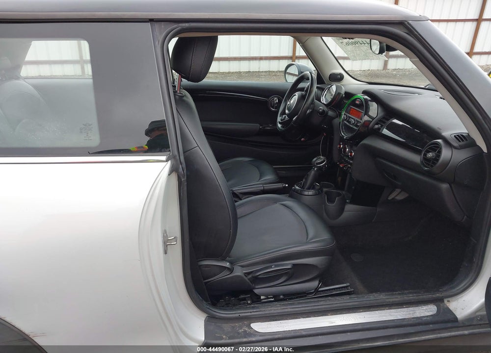 2014 MINI HARDTOP COOPER VIN: WMWXM5C53ET936558
