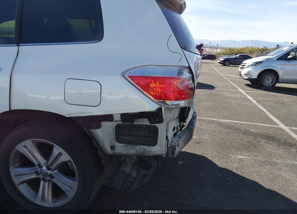 2011 TOYOTA HIGHLANDER LIMITED V6 VIN: 5TDYK3EH1BS047843