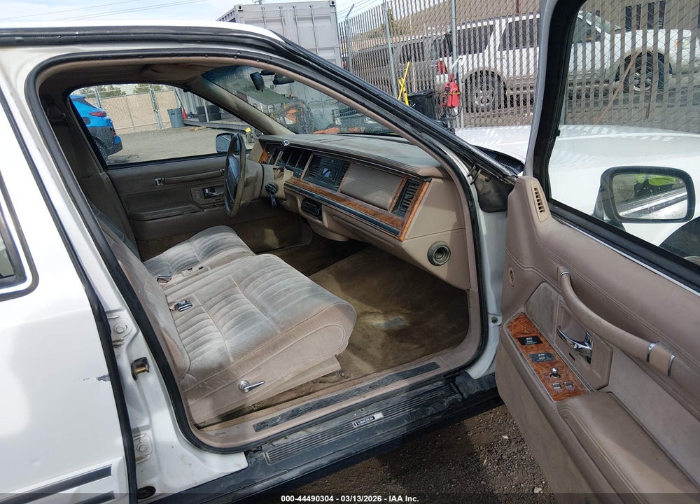 1993 LINCOLN TOWN CAR EXECUTIVE VIN: 1LNLM81WXPY753500