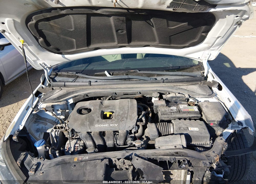 2018 HYUNDAI ELANTRA VIN: 5NPD84LF4JH316572