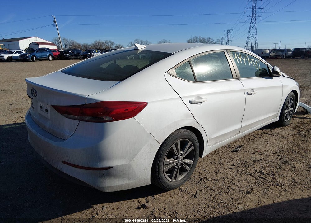 2018 HYUNDAI ELANTRA VIN: 5NPD84LF4JH316572