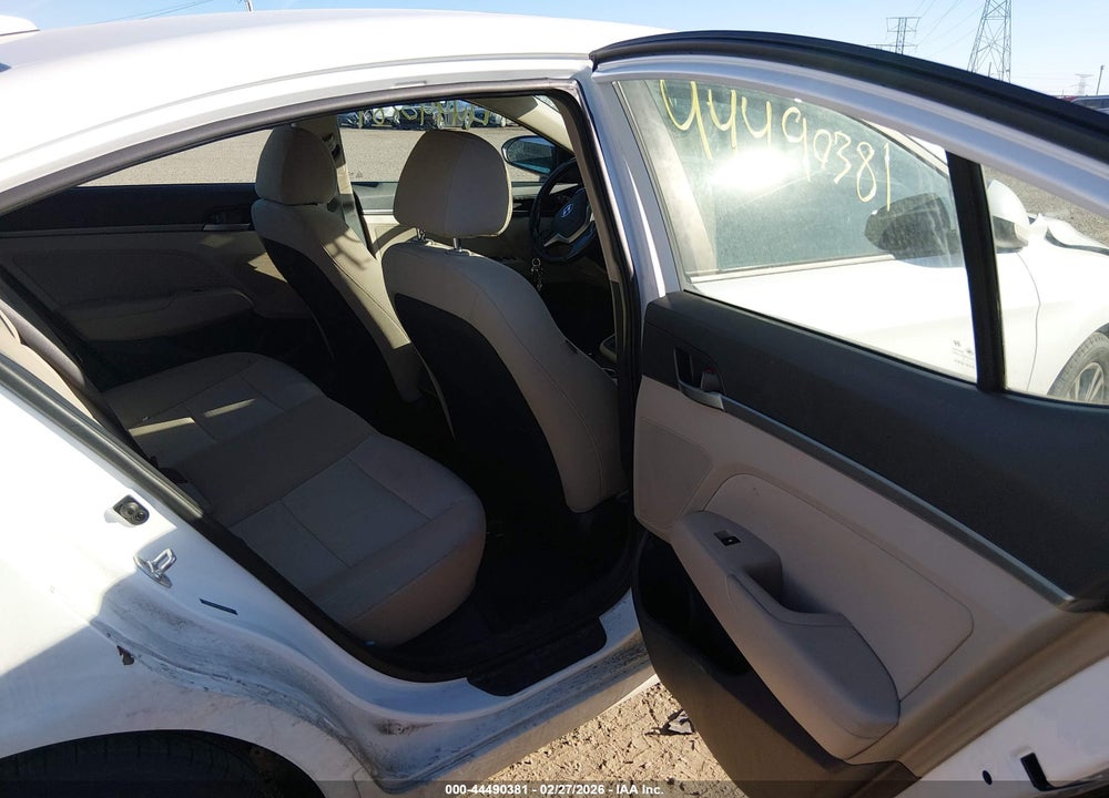 2018 HYUNDAI ELANTRA VIN: 5NPD84LF4JH316572