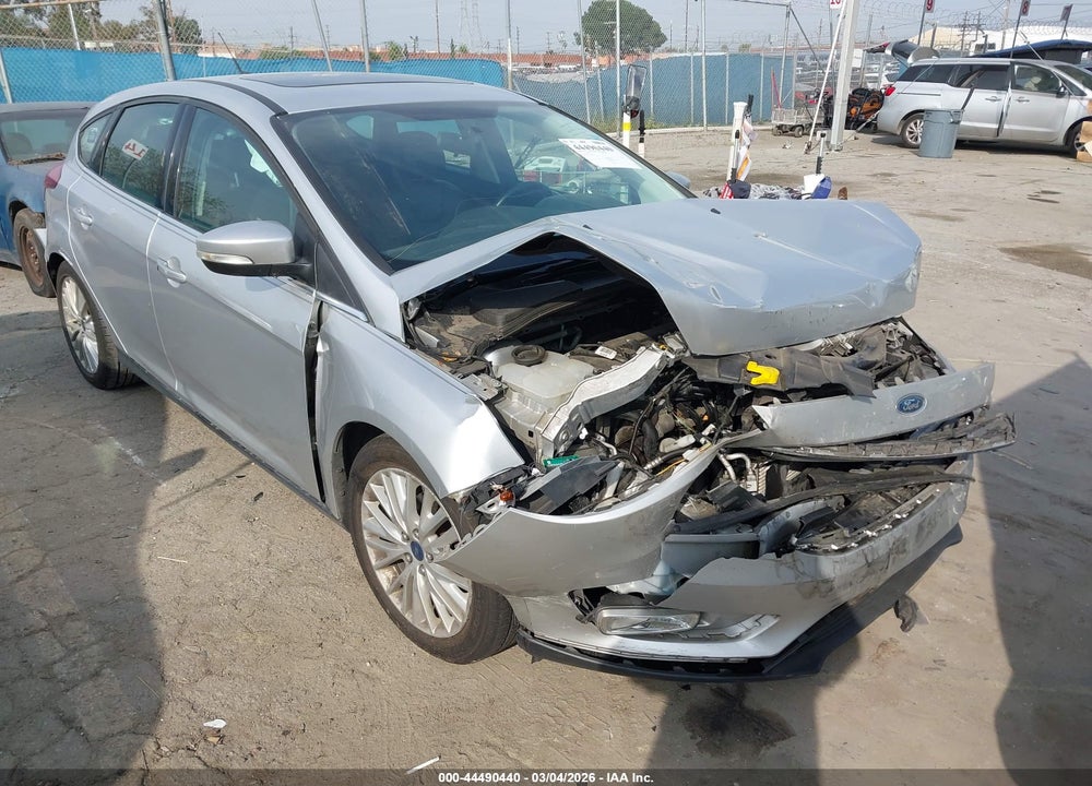 2015 FORD FOCUS TITANIUM VIN: 1FADP3N27FL248056