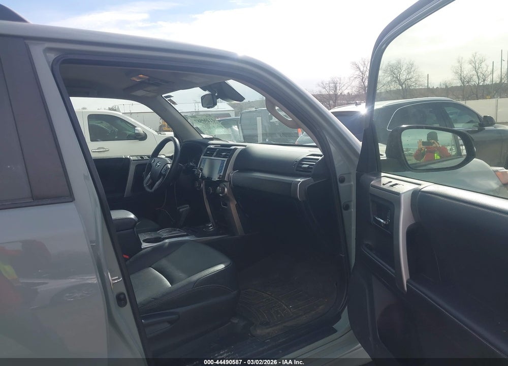 2022 TOYOTA 4RUNNER TRD SPORT VIN: JTESU5JR8N5994152