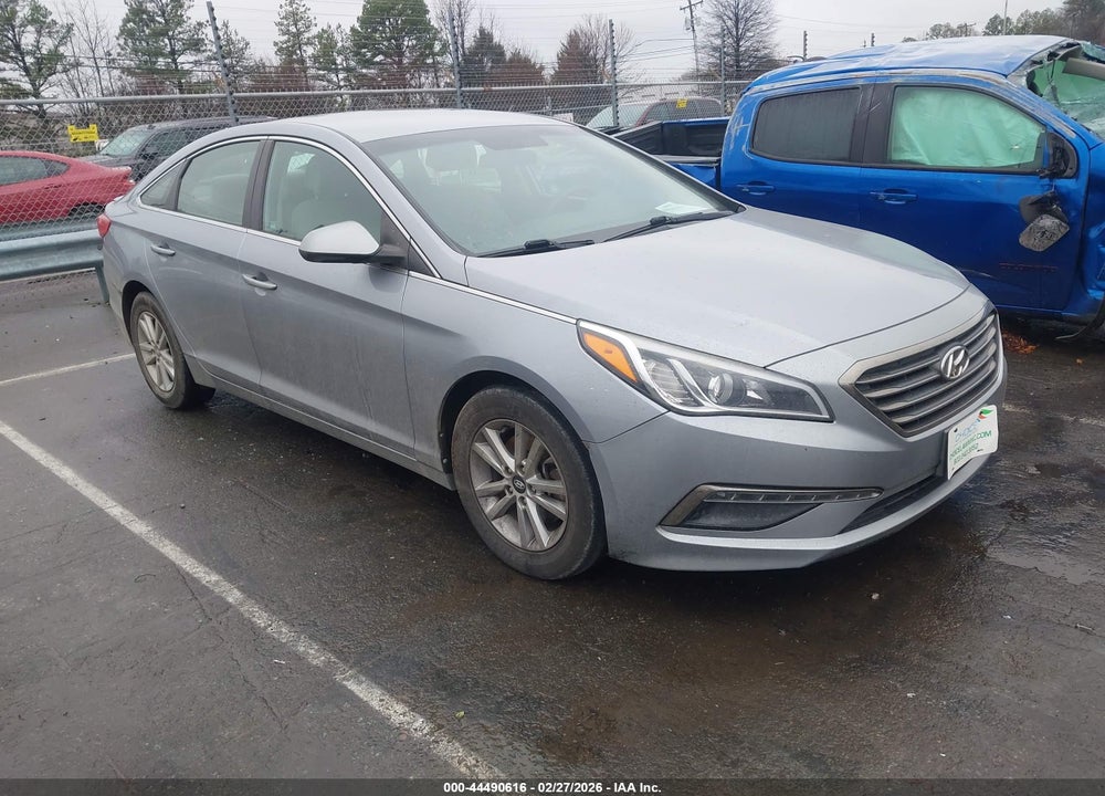 2015 HYUNDAI SONATA SE VIN: 5NPE24AF9FH120692