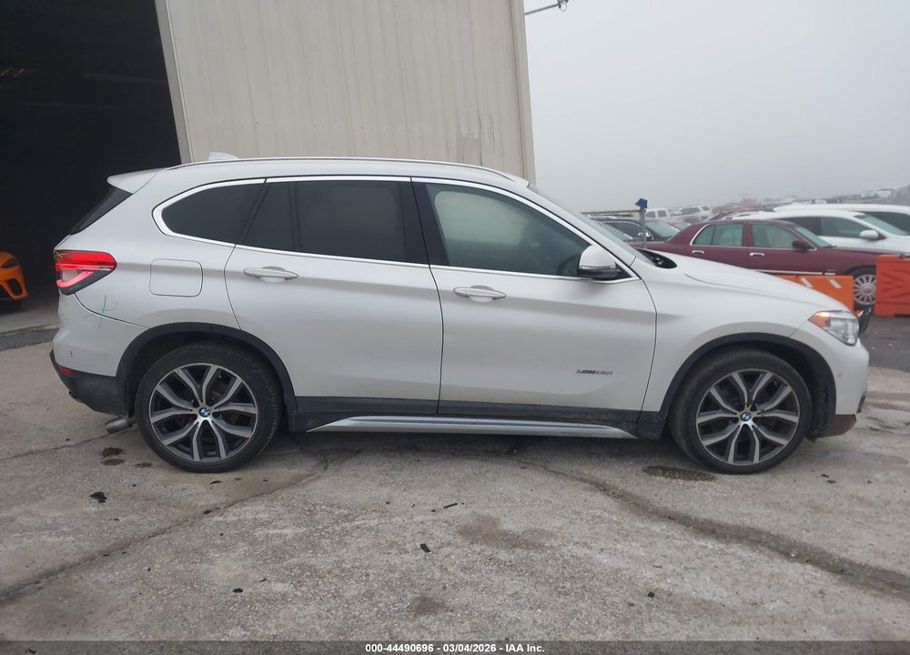 2017 BMW X1 XDRIVE28I VIN: WBXHT3C38H5F70575