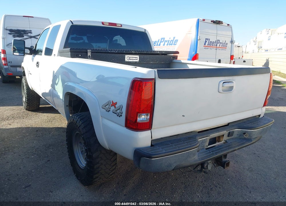 2004 CHEVROLET SILVERADO 2500HD LS VIN: 1GCHK29144E193878