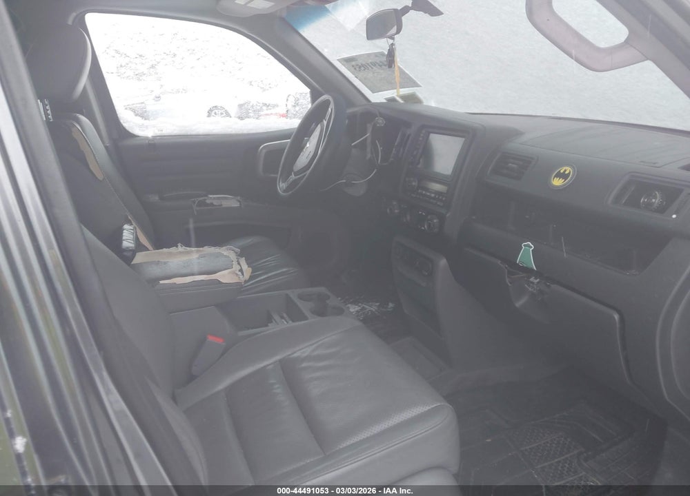 2011 HONDA RIDGELINE RTL VIN: 5FPYK1F58BB011197
